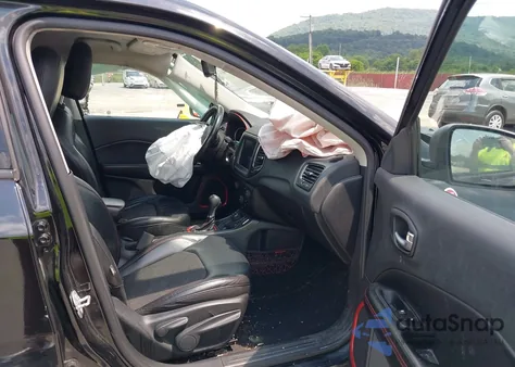 2018 Jeep Compass Trailhawk 4X4 from USA, damaged, VIN 3C4NJDDB1JT451464